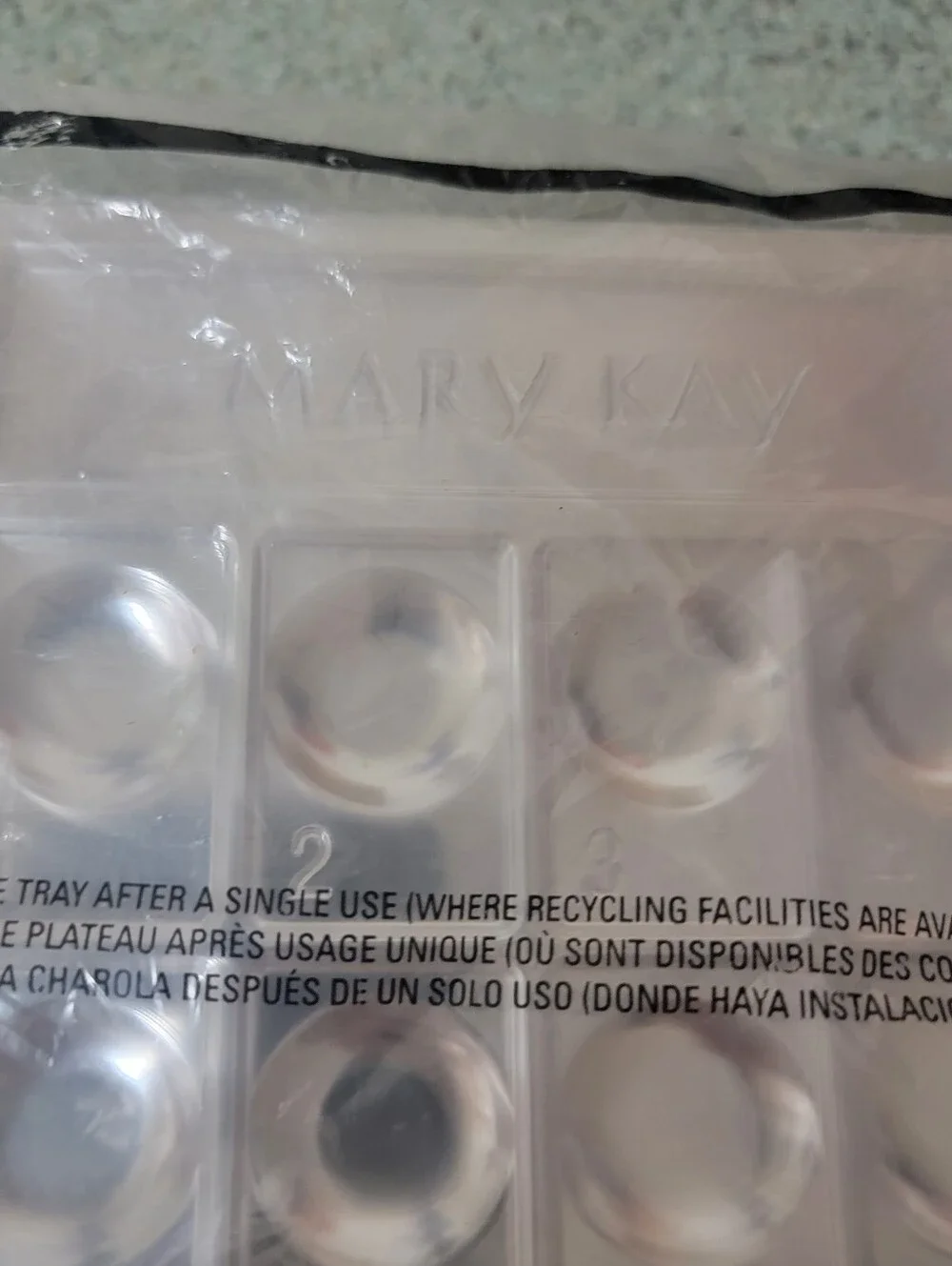 Mary Kay Cosmetics 2010 Clear Plastic Single Use Party Sample Trays Pack Of 30